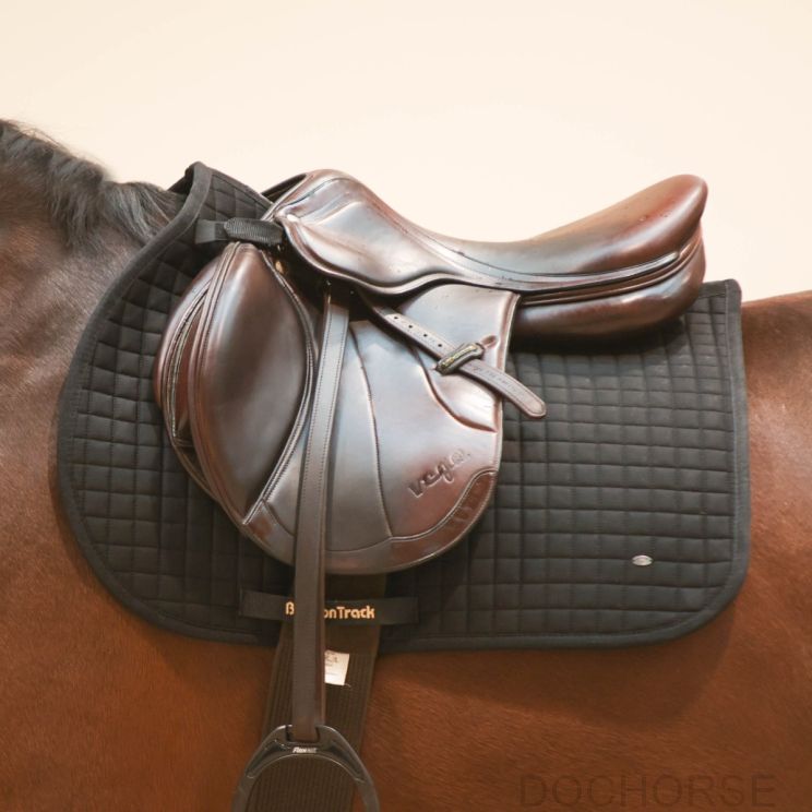 Back on Track zadeldek jumping